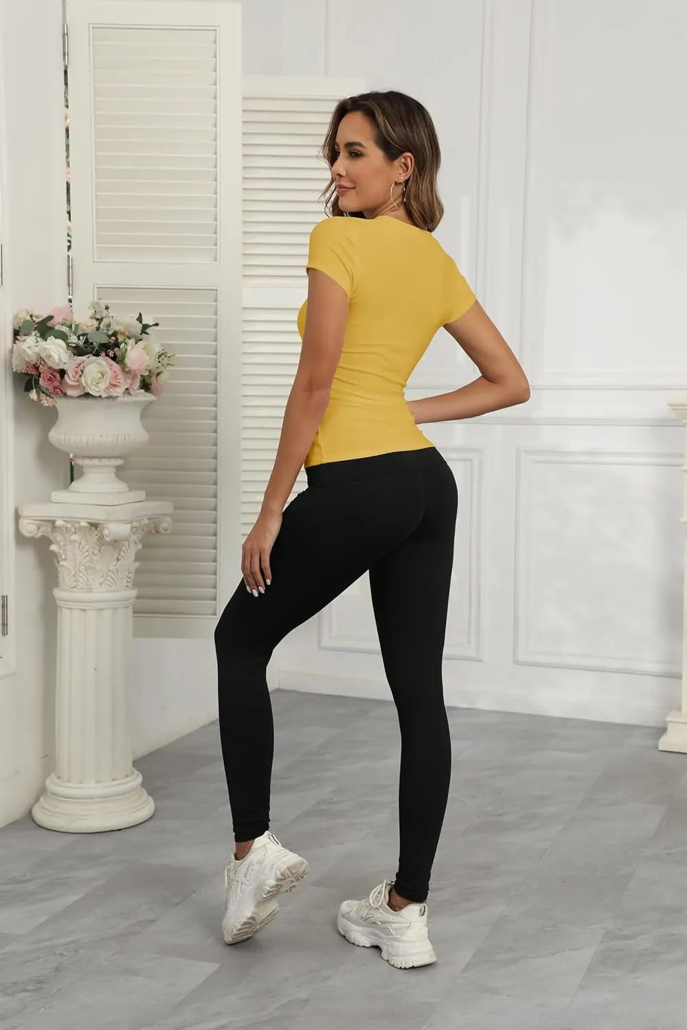 GEMBERA Womens' Stretchy V Neck Short Sleeve Gym Workout Form Fitted Casual Basic Top T-Shirt