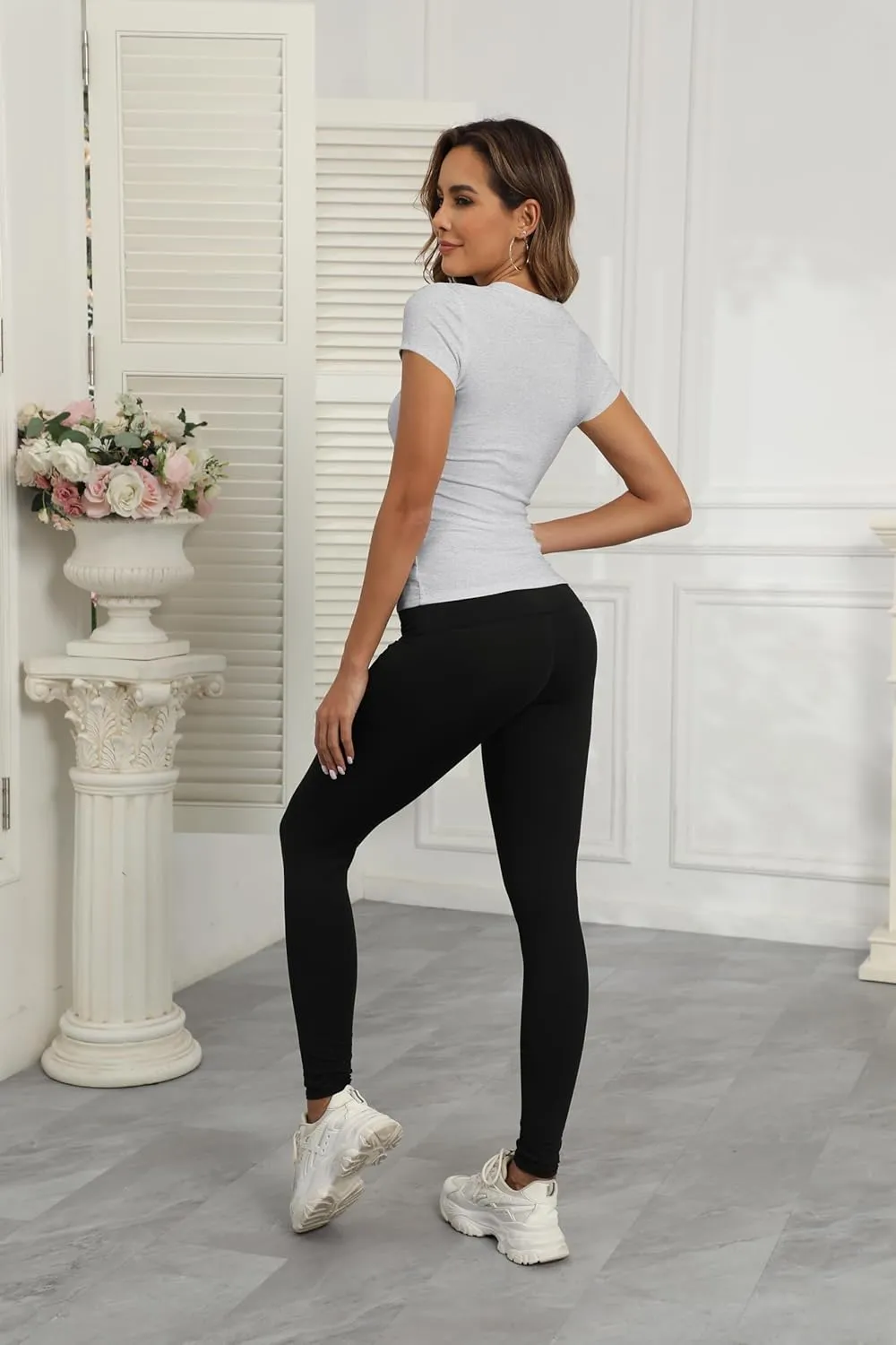 GEMBERA Womens' Stretchy V Neck Short Sleeve Gym Workout Form Fitted Casual Basic Top T-Shirt
