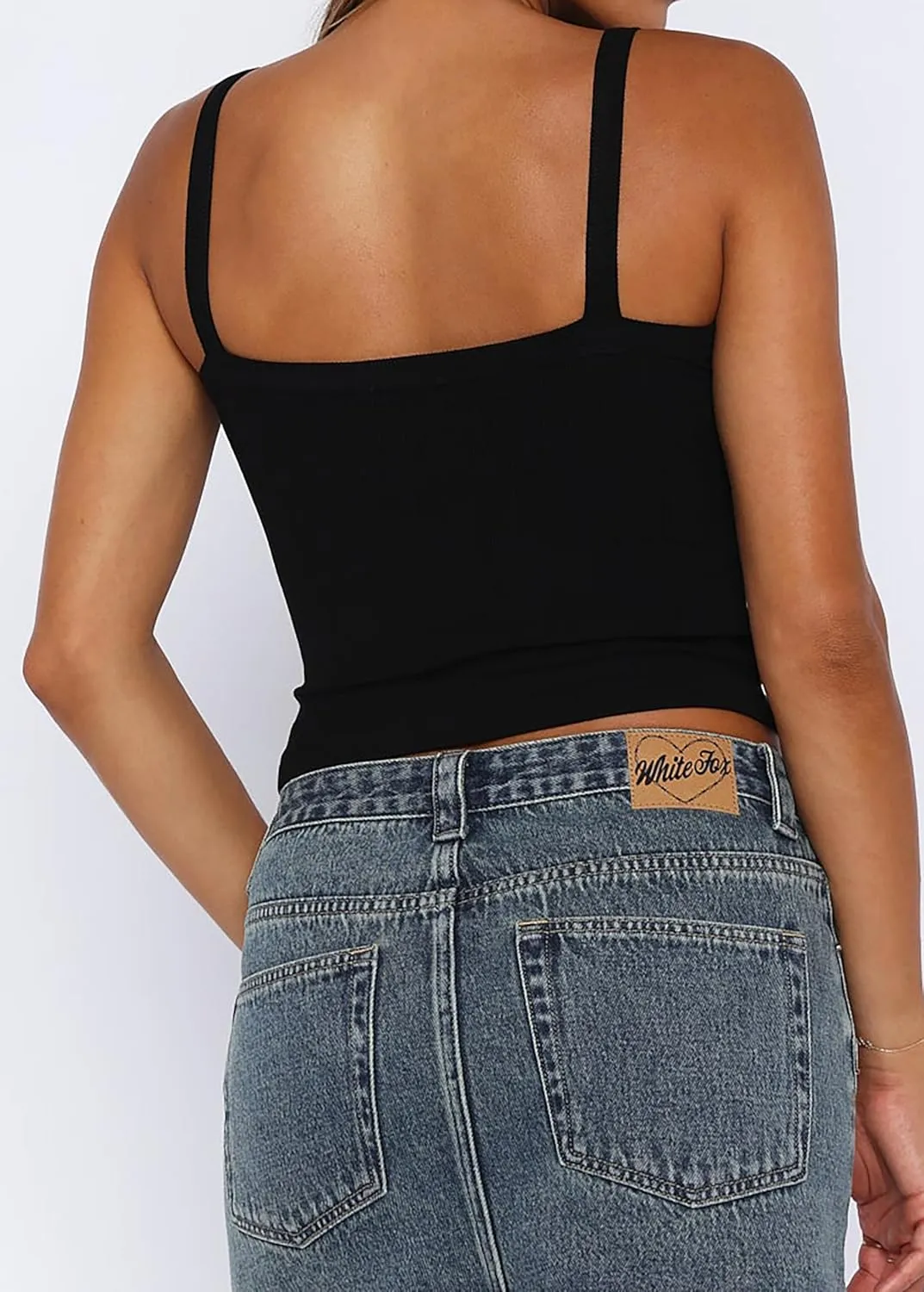 iGENJUN Womens Spaghetti Strap V-Neck Ribbed Tank Tops for Women 2025 Slim Fitted Soft Camisole Basic Layering Shirts